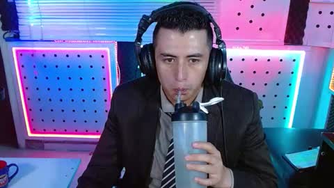 Snapshot of darko0717 chatting on February 12, 6:03 pm DARKO0717 online show from February 12, 6:03 pm