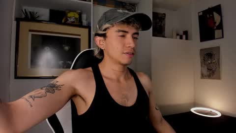 Snapshot of darkodark0 chatting on February 2, 11:47 pm Darko online show from February 2, 11:47 pm