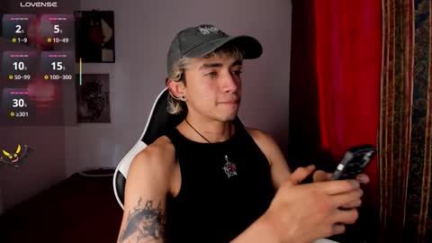 Snapshot of darkodark0 chatting on February 25, 10:19 pm Darko online show from February 25, 10:19 pm