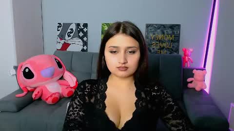 Amelie online show from April 15, 8:09 pm