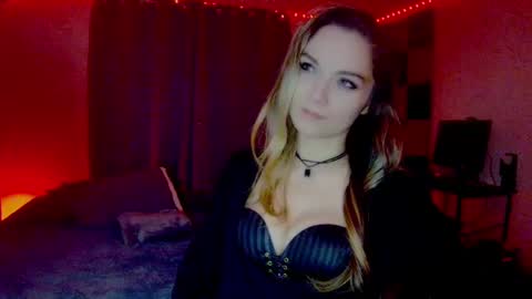 roseredgoddess online show from September 17, 1:51 am