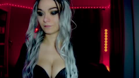 roseredgoddess online show from April 14, 2:50 am