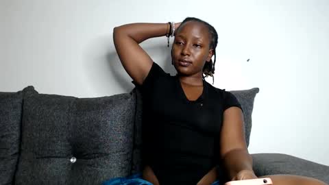 Snapshot of darktanqueen chatting on March 4, 6:39 pm darktanqueen online show from March 4, 6:39 pm