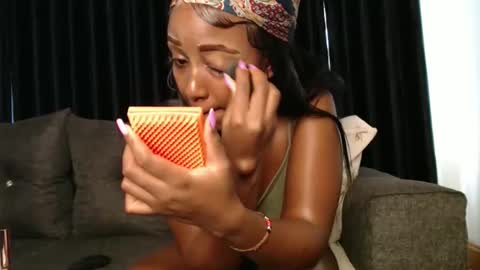 Snapshot of darktanqueen chatting on September 26, 5:55 am darktanqueen online show from September 26, 5:55 am