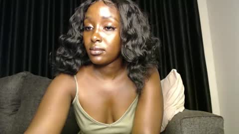 Snapshot of darktanqueen chatting on November 20, 3:34 pm darktanqueen online show from November 20, 3:34 pm