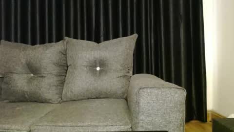 Snapshot of darktanqueen chatting on November 24, 3:28 am darktanqueen online show from November 24, 3:28 am