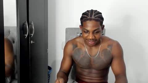 Snapshot of darktemp_ chatting on February 13, 11:06 am Darktemp online show from February 13, 11:06 am