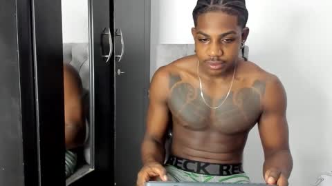 Snapshot of darktemp_ chatting on February 25, 10:58 am Darktemp online show from February 25, 10:58 am