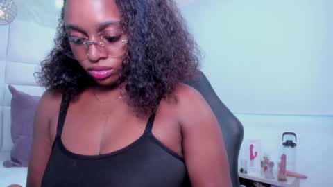 Snapshot of darle_volant chatting on November 2, 8:44 pm Darle Volant online show from November 2, 8:44 pm