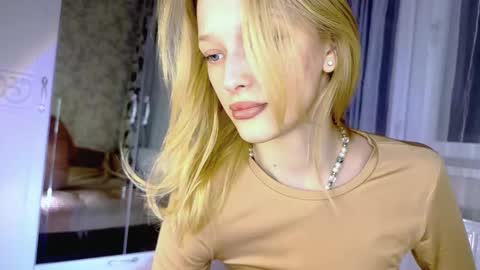 Snapshot of darlingdarinka chatting on March 3, 2:48 pm D online show from March 3, 2:48 pm