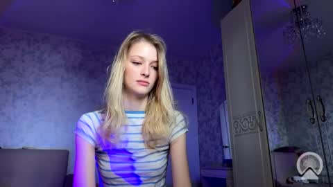 Snapshot of darlingdarinka chatting on September 12, 5:18 am D online show from September 12, 5:18 am