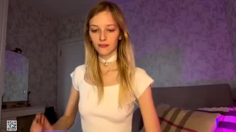 Snapshot of darlingdarinka chatting on October 12, 9:41 am D online show from October 12, 9:41 am