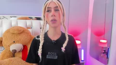 Snapshot of darlyn_tenderhot__ chatting on October 12, 2:32 am darlyn_tenderhot__ online show from October 12, 2:32 am