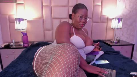 Snapshot of darnellqueen chatting on December 7, 9:39 am Darnell Queen online show from December 7, 9:39 am