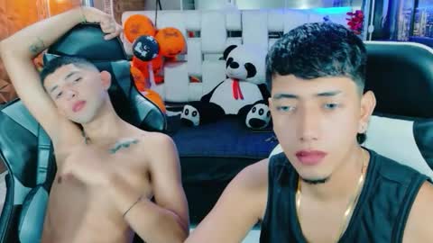 Snapshot of darwinandbrayan chatting on November 1, 12:18 pm darwinandbrayan online show from November 1, 12:18 pm