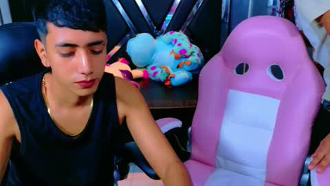 darwinandbrayan online show from November 14, 11:24 pm