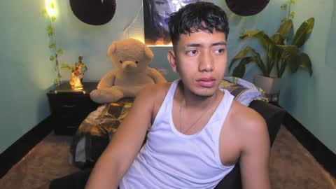 darwinandbrayan online show from April 4, 7:22 pm