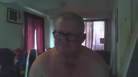 Snapshot of darwincock chatting on December 5, 6:10 am darwincock online show from December 5, 6:10 am