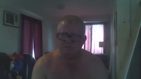 Snapshot of darwincock chatting on December 8, 12:40 am darwincock online show from December 8, 12:40 am