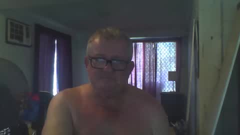 Snapshot of darwincock chatting on December 21, 11:45 pm darwincock online show from December 21, 11:45 pm