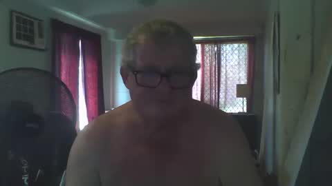 Snapshot of darwincock chatting on February 20, 6:28 am darwincock online show from February 20, 6:28 am