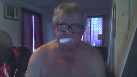 Snapshot of darwincock chatting on February 28, 10:17 pm darwincock online show from February 28, 10:17 pm