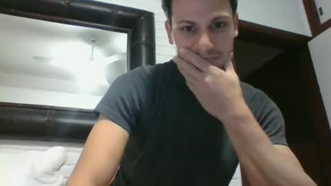Snapshot of daryof chatting on June 14, 10:23 pm Daryo Franco online show from June 14, 10:23 pm
