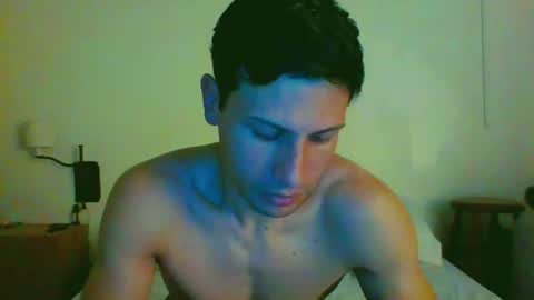 Snapshot of daryof chatting on August 3, 12:20 am Daryo Franco online show from August 3, 12:20 am