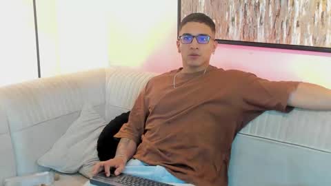 Dash online show from February 8, 1:14 pm