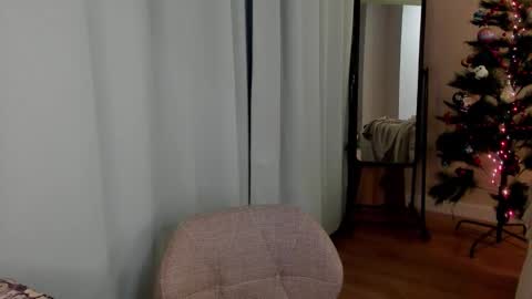 Snapshot of dashaprivet chatting on December 19, 2:02 pm dashaprivet online show from December 19, 2:02 pm