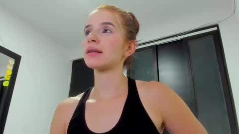 Dafne online show from February 18, 1:34 am