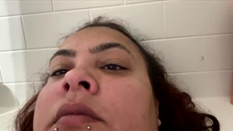 Snapshot of datbishyoumiss chatting on December 17, 4:35 pm DatbishYoumiss online show from December 17, 4:35 pm