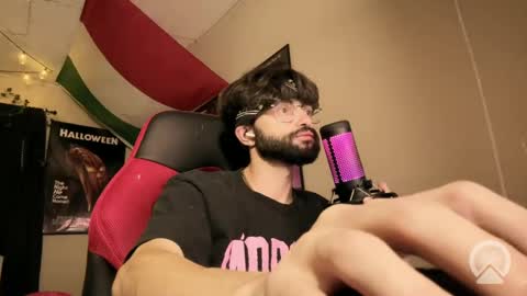 Snapshot of dathungitalian chatting on September 29, 2:49 am Tarantino online show from September 29, 2:49 am