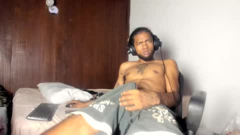 Snapshot of davcashmaster420 chatting on July 5, 5:42 pm davcashmaster420 online show from July 5, 5:42 pm