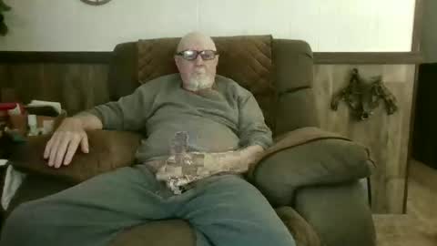 Snapshot of dave571960 chatting on May 24, 10:31 am dave571960 online show from May 24, 10:31 am