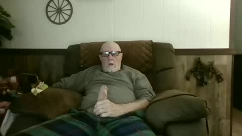 Snapshot of dave571960 chatting on May 25, 10:32 am dave571960 online show from May 25, 10:32 am