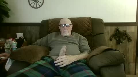 Snapshot of dave571960 chatting on May 30, 10:34 am dave571960 online show from May 30, 10:34 am