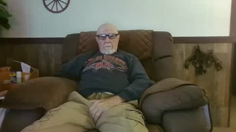 dave571960 online show from July 17, 9:49 am