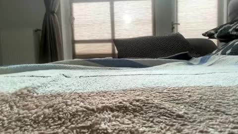 Snapshot of dave76b chatting on February 14, 10:59 am dave76b online show from February 14, 10:59 am