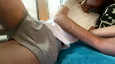 Snapshot of dave76b chatting on February 27, 12:45 pm dave76b online show from February 27, 12:45 pm