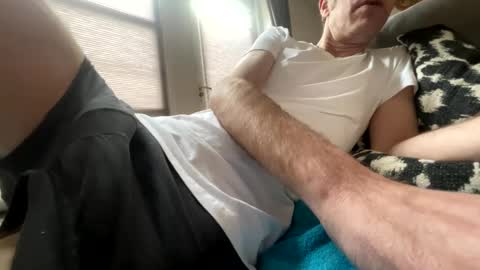 Snapshot of dave76b chatting on March 1, 4:11 pm dave76b online show from March 1, 4:11 pm