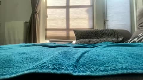 Snapshot of dave76b chatting on March 2, 1:27 pm dave76b online show from March 2, 1:27 pm