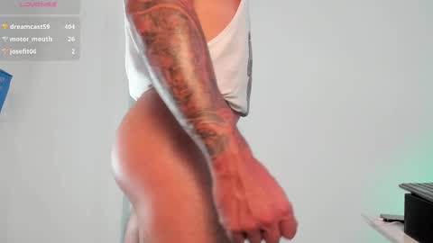 Snapshot of dave_hs chatting on March 10, 10:34 pm dave_hs online show from March 10, 10:34 pm