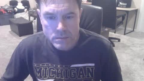 Snapshot of daved14u chatting on October 27, 6:06 am daved14u online show from October 27, 6:06 am