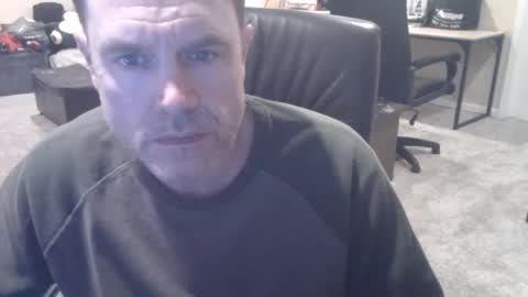 Snapshot of daved14u chatting on November 10, 6:23 am daved14u online show from November 10, 6:23 am