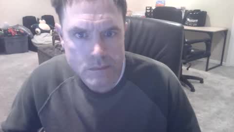 Snapshot of daved14u chatting on December 1, 7:02 am daved14u online show from December 1, 7:02 am