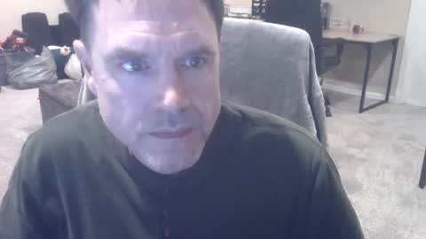 Snapshot of daved14u chatting on February 17, 6:54 am daved14u online show from February 17, 6:54 am