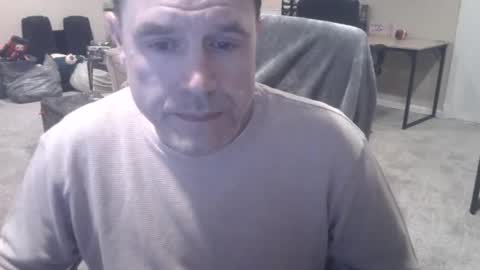 Snapshot of daved14u chatting on February 18, 6:42 am daved14u online show from February 18, 6:42 am