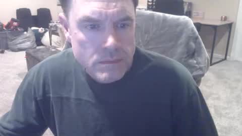 Snapshot of daved14u chatting on February 23, 6:11 am daved14u online show from February 23, 6:11 am