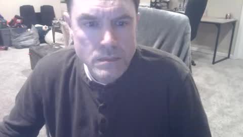 Snapshot of daved14u chatting on February 24, 6:44 am daved14u online show from February 24, 6:44 am